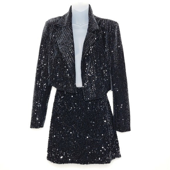 GOING 9/15: NWT Forever 21 Black Sequin Cropped Blazer - Picture 1 of 8